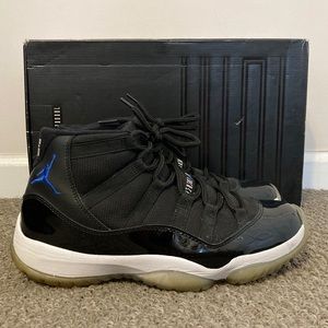 USED Air Jordan XI “Space Jam” 2009- Size 9